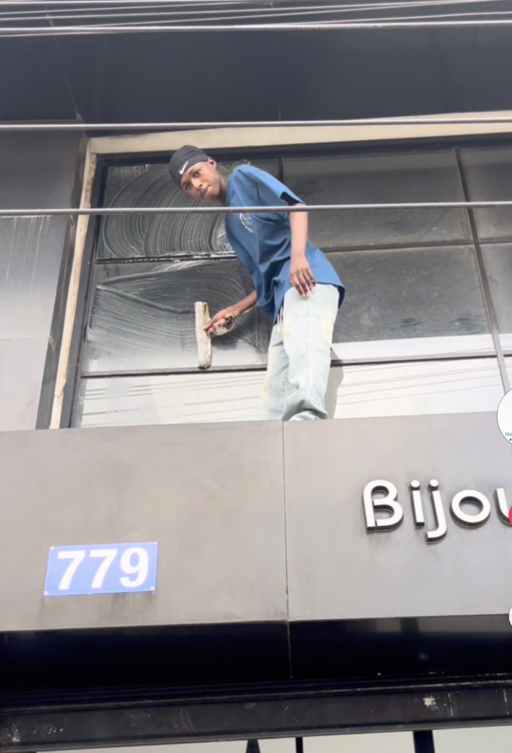 Bijou — Nettoyage vitrine